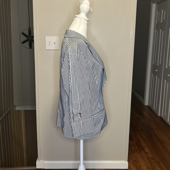 St. John Blazer Jacket Cotton Blend Seersucker Striped White and Blue Size 12 - Picture 4 of 9